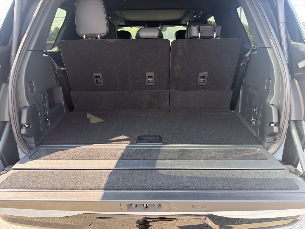 New 2027 Lincoln Navigator Reserve w/ Jet Appearance Package AWD/4WD image 9