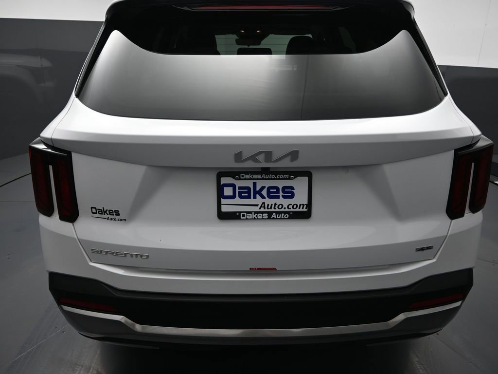 Certified 2026 Kia Sorento S AWD/4WD image 35