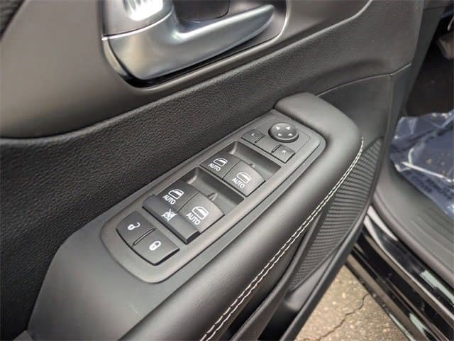 New 2026 Chrysler Pacifica Select FWD image 16