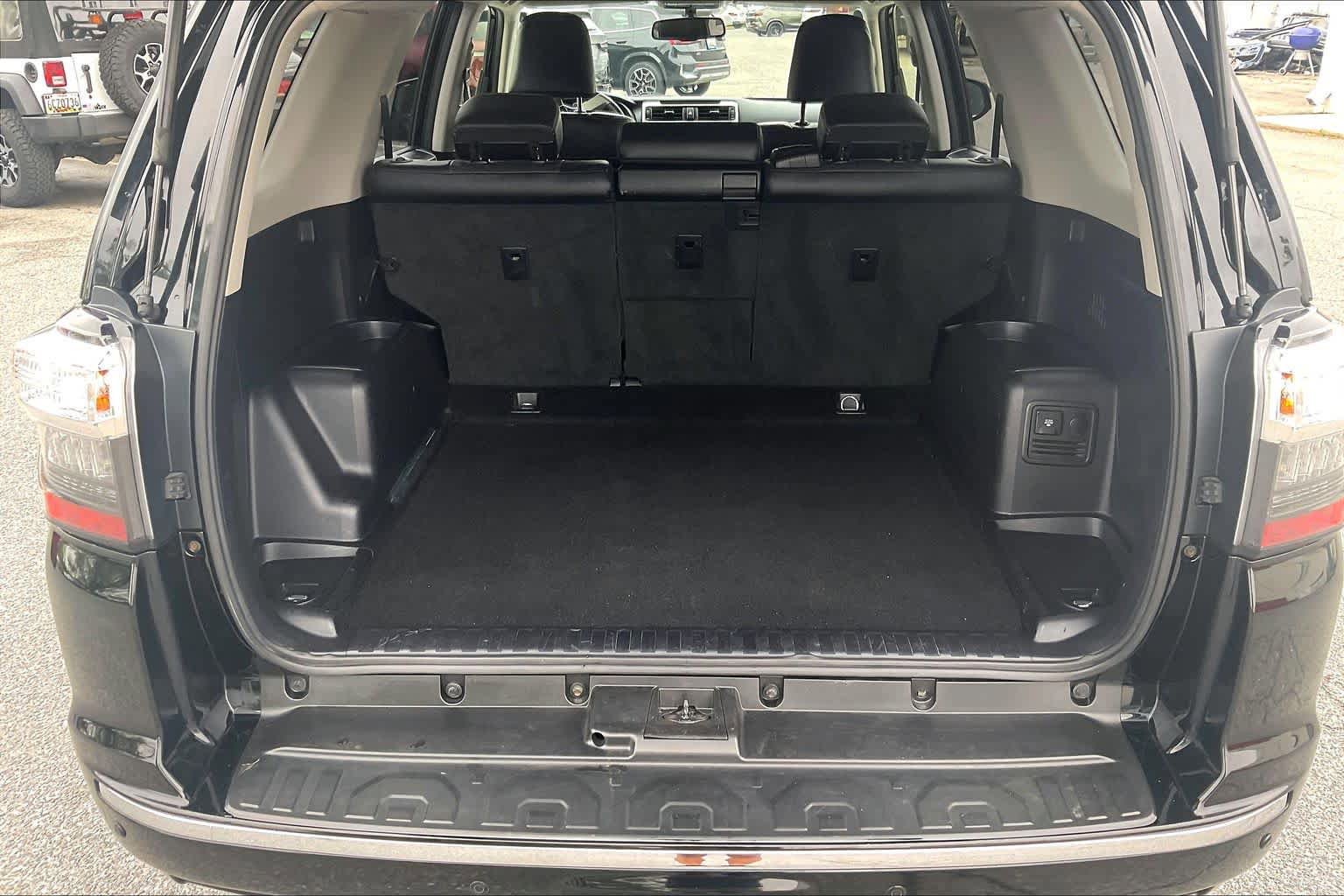 Used 2014 Toyota 4Runner Limited AWD/4WD image 35
