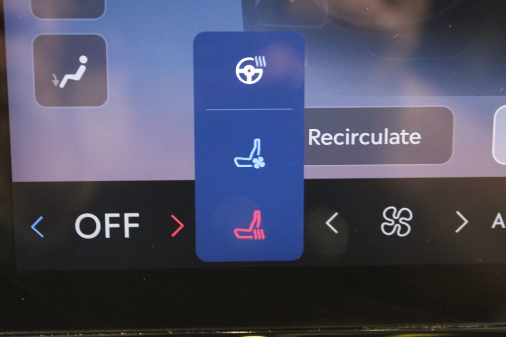 Used 2024 Lincoln Nautilus Reserve image 49