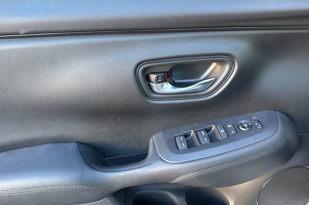 Used 2023 Honda HR-V LX image 10