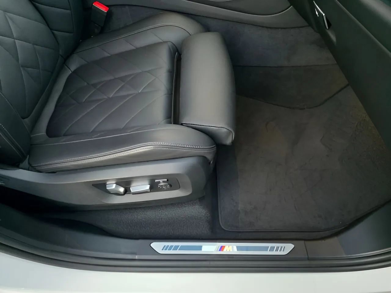 Used 2024 BMW X5 sDrive40i w/ M Sport Package image 38