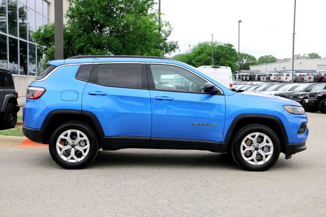 Used 2025 Jeep Compass Latitude image 4