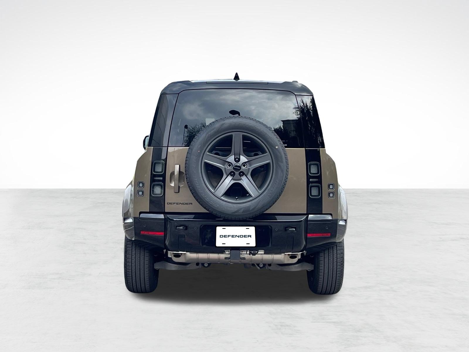 Used 2026 Land Rover Defender 110 X-Dynamic SE AWD/4WD image 9