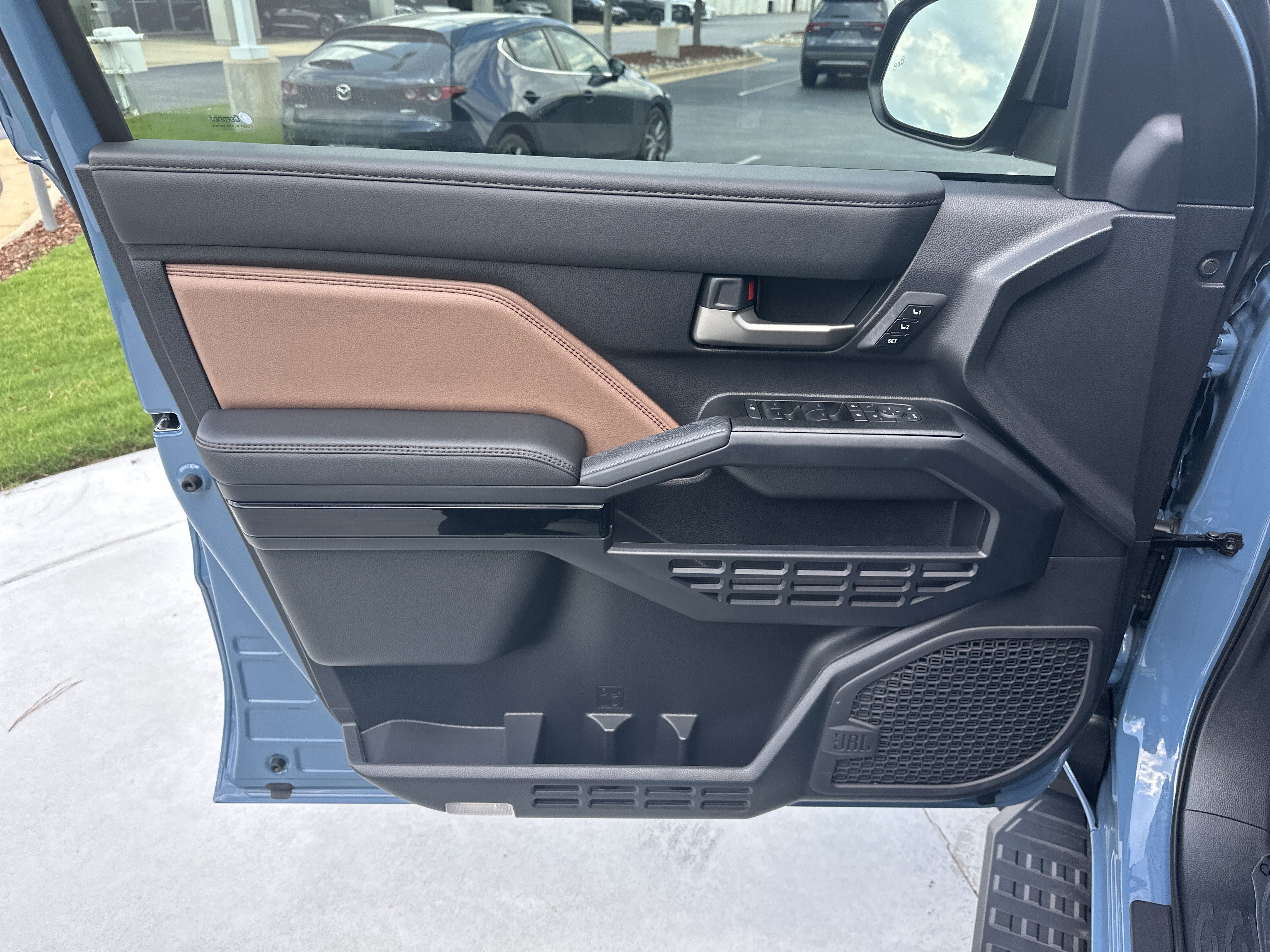 Certified 2025 Toyota 4Runner Limited AWD/4WD image 14