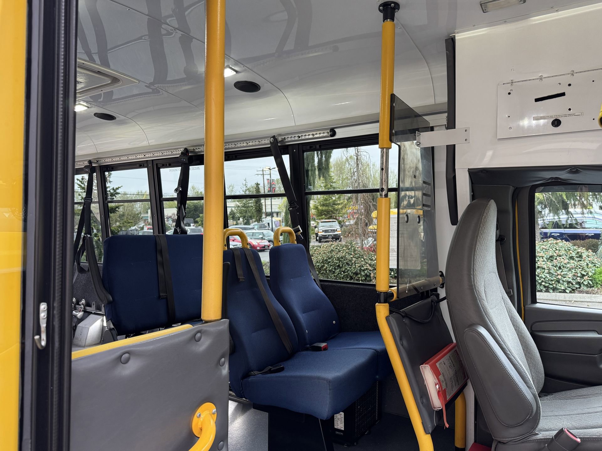 Used 2014 Chevrolet Express 3500 RWD image 27