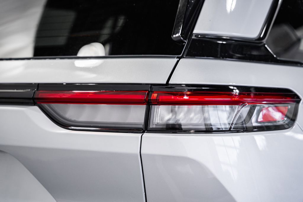 New 2025 Jeep Grand Cherokee Altitude image 7