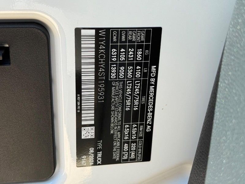 Used 2025 Mercedes-Benz Sprinter 2500 image 20