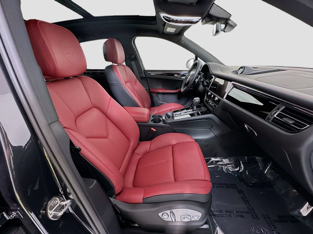 New 2026 Porsche Macan Turbo AWD/4WD image 30