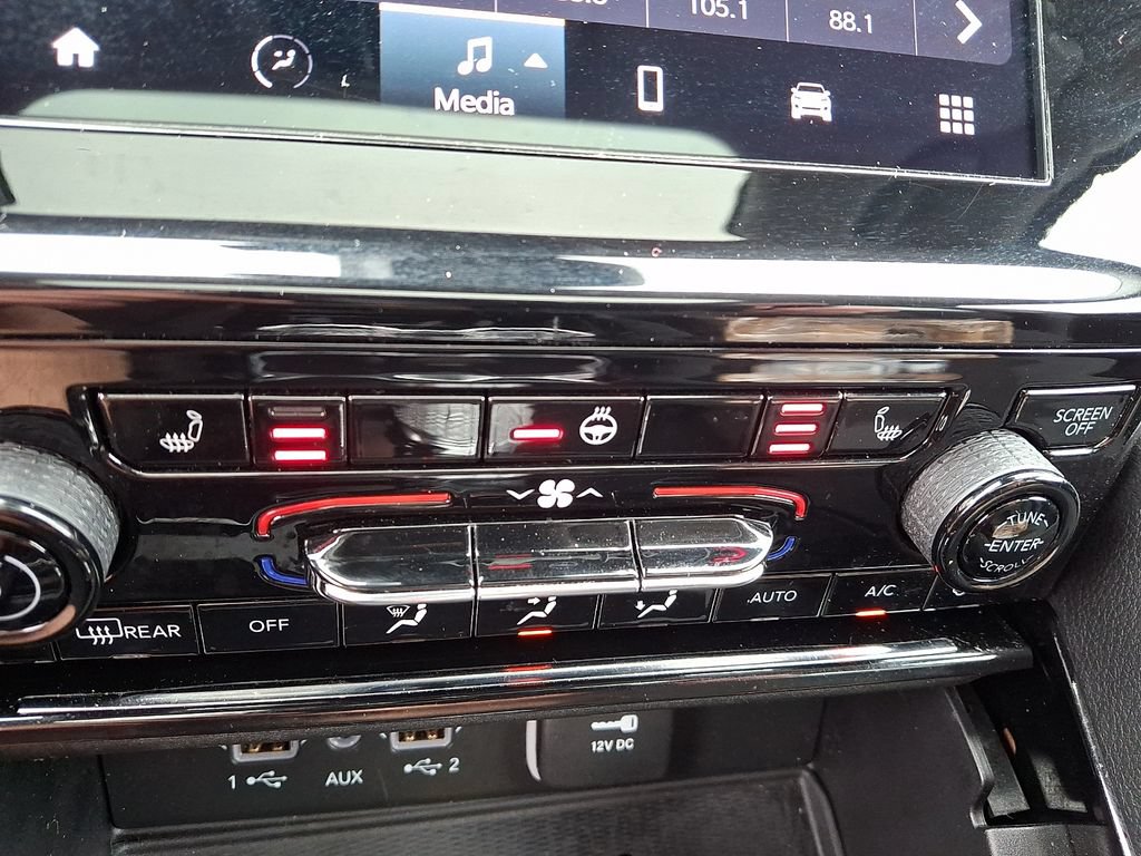Used 2023 Jeep Grand Cherokee Laredo w/ Luxury Tech Group I AWD/4WD image 26