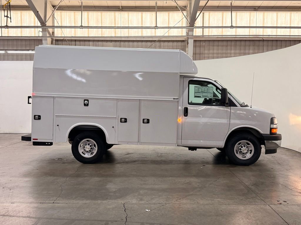 New 2025 Chevrolet Express 3500 w/ Power Convenience Package image 9