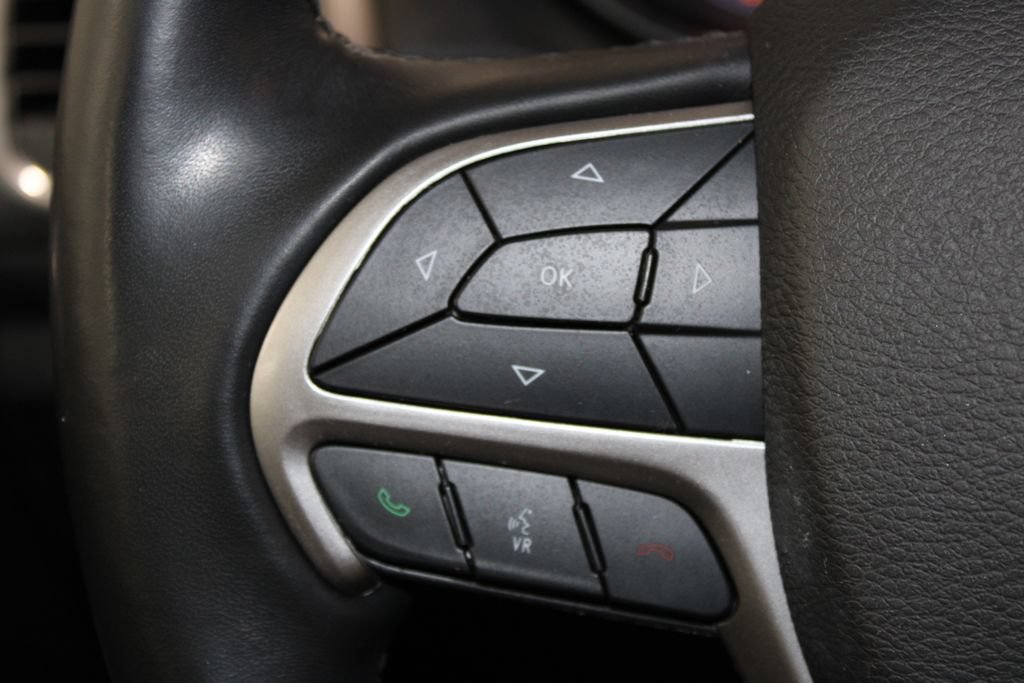 Used 2022 Jeep Grand Cherokee Laredo X RWD image 30