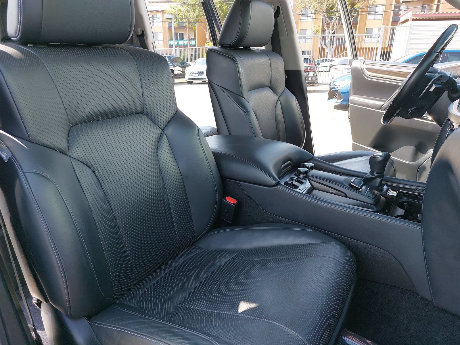 Used 2018 Lexus LX 570 4WD image 10