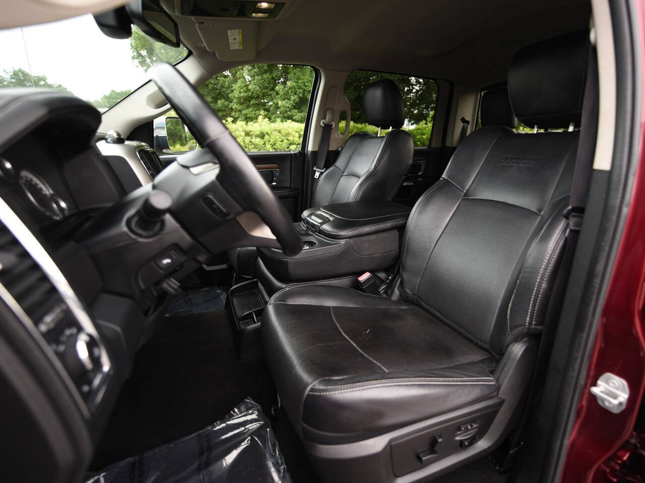 Used 2016 RAM 1500 Laramie w/ Convenience Group AWD/4WD image 14