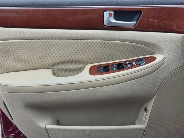 Used 2012 Hyundai Genesis 3.8 RWD image 26