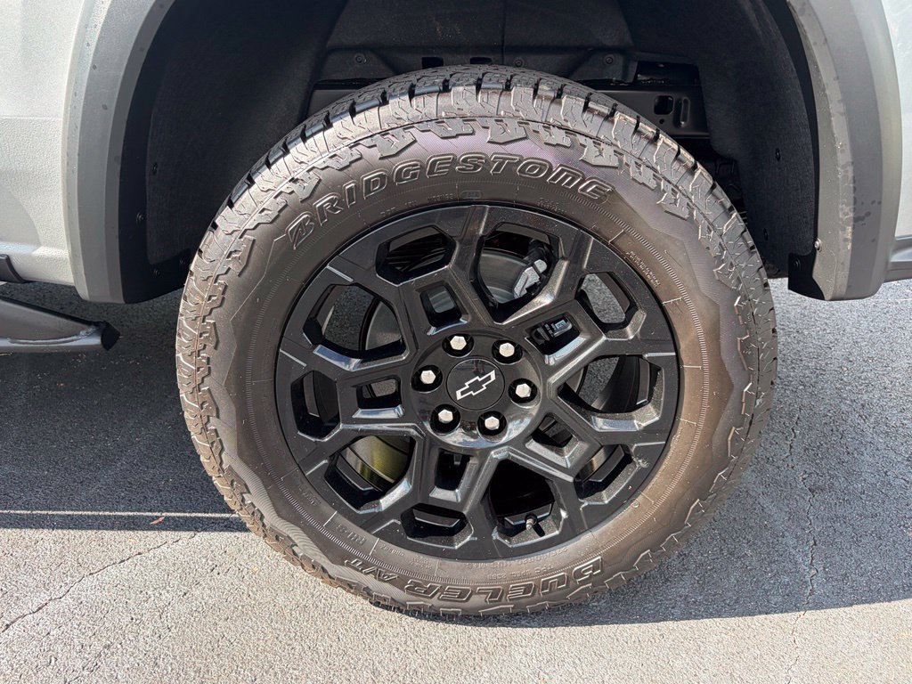 Used 2026 Chevrolet Colorado Trail Boss w/ LPO, Skid Plate Package AWD/4WD image 32