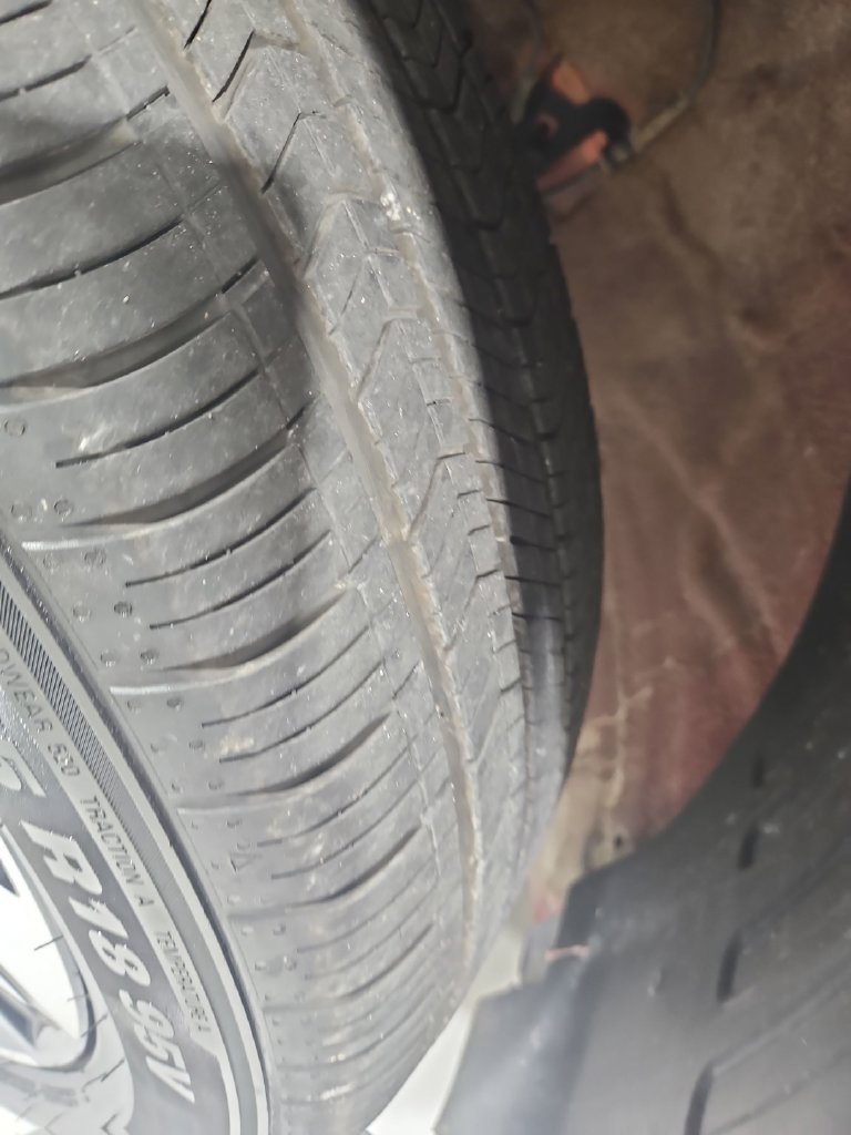 Certified 2025 Hyundai Kona SEL AWD/4WD image 29