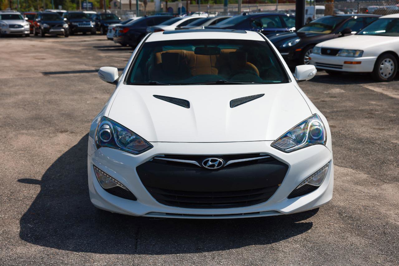 Used 2013 Hyundai Genesis 3.8 RWD image 19