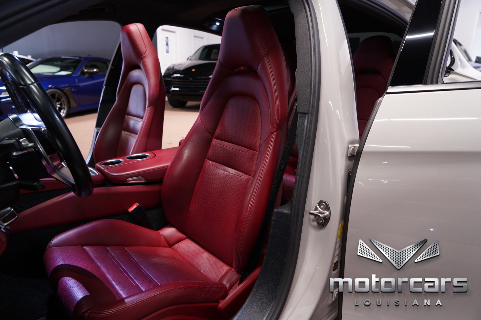 Used 2020 Porsche Panamera w/ Premium Package image 27