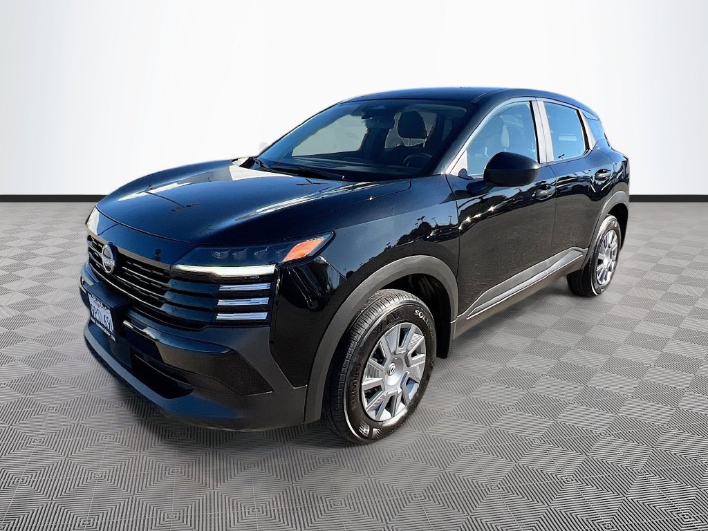Used 2025 Nissan Kicks S FWD image 3