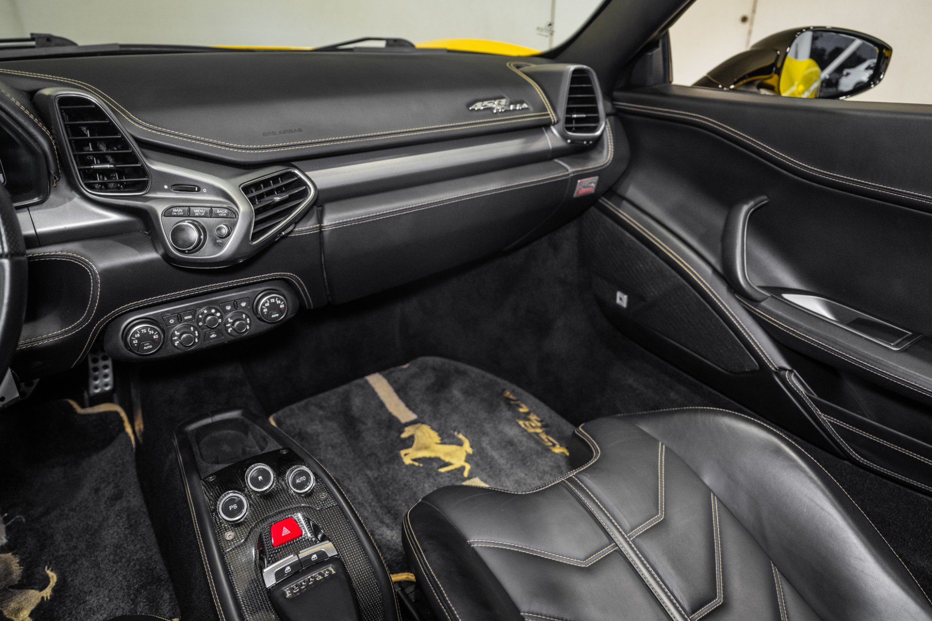 Used 2011 Ferrari 458 Italia Coupe RWD image 25