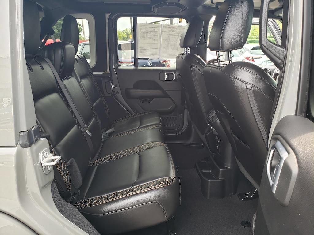 Used 2023 Jeep Wrangler Unlimited Sahara AWD/4WD image 33