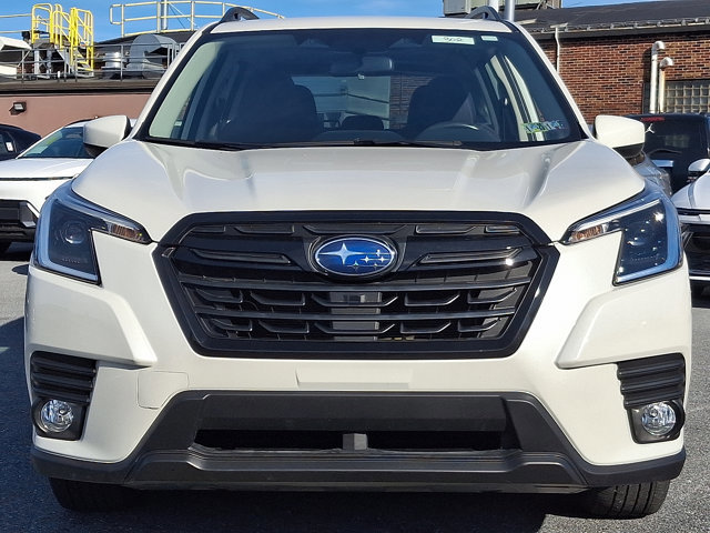 Used 2023 Subaru Forester Premium image 2