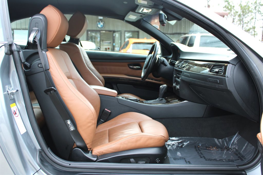 Used 2008 BMW 328i Convertible image 21