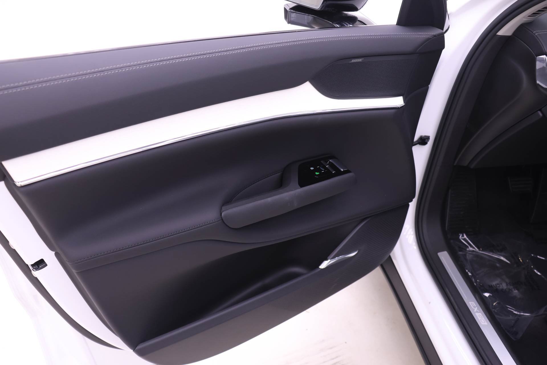 New 2026 Volvo EX90 Ultra AWD/4WD image 11