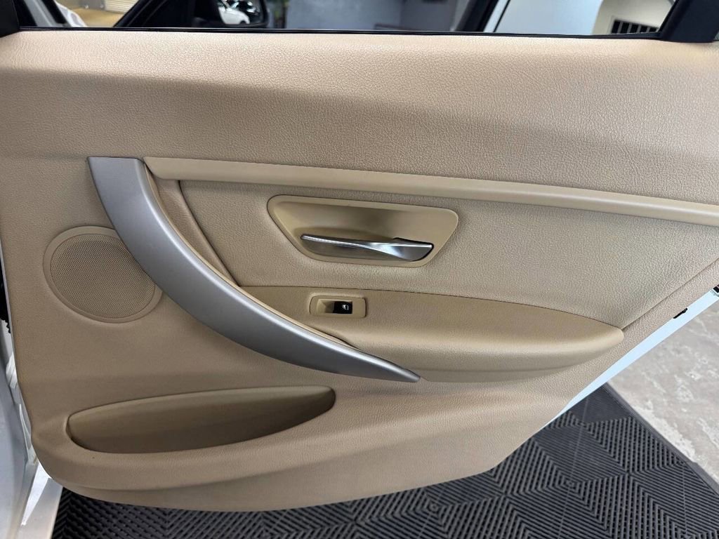 Used 2015 BMW 320i xDrive Sedan AWD/4WD image 53