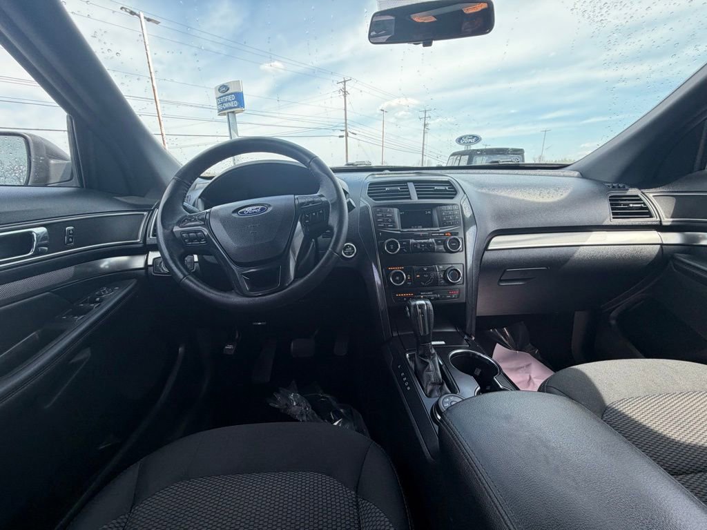 Used 2018 Ford Explorer XLT image 15