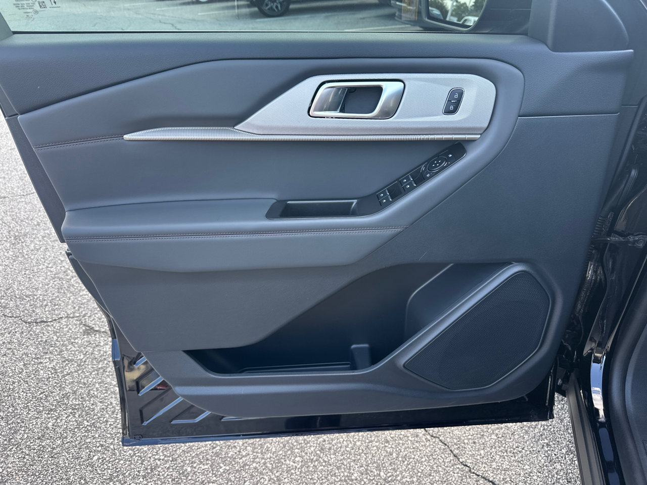 New 2026 Ford Explorer Active RWD image 10