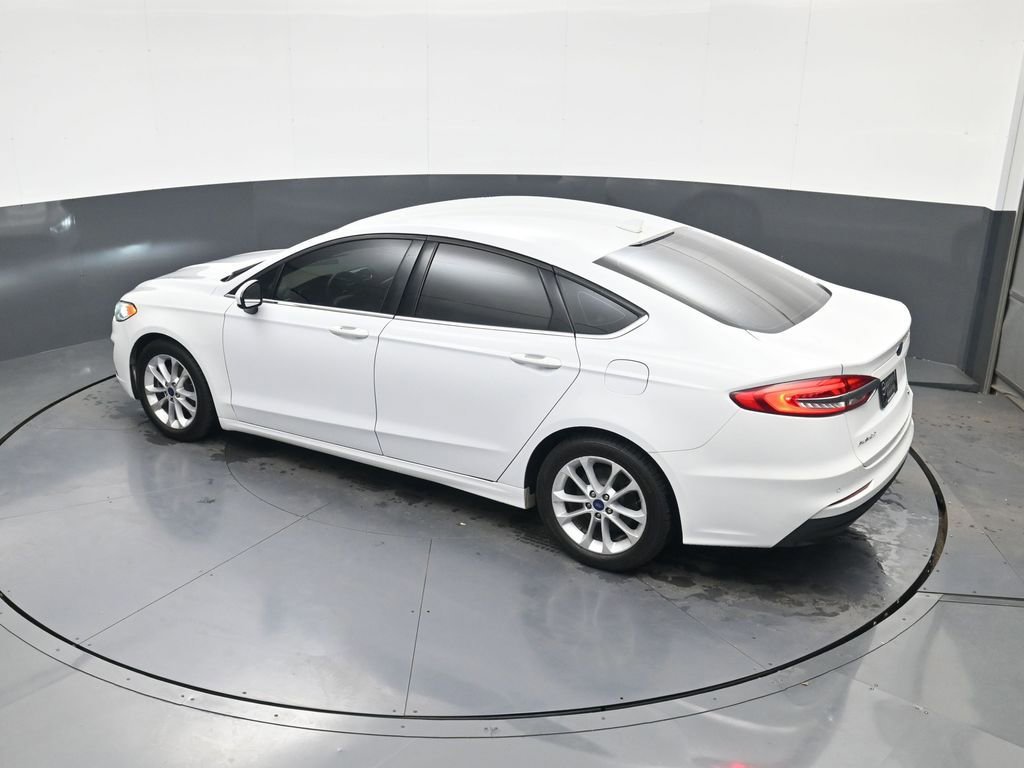 Used 2020 Ford Fusion SE image 28