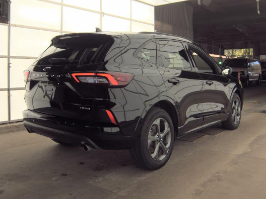Used 2023 Ford Escape ST-Line w/ Tech Pack #1 AWD/4WD image 2