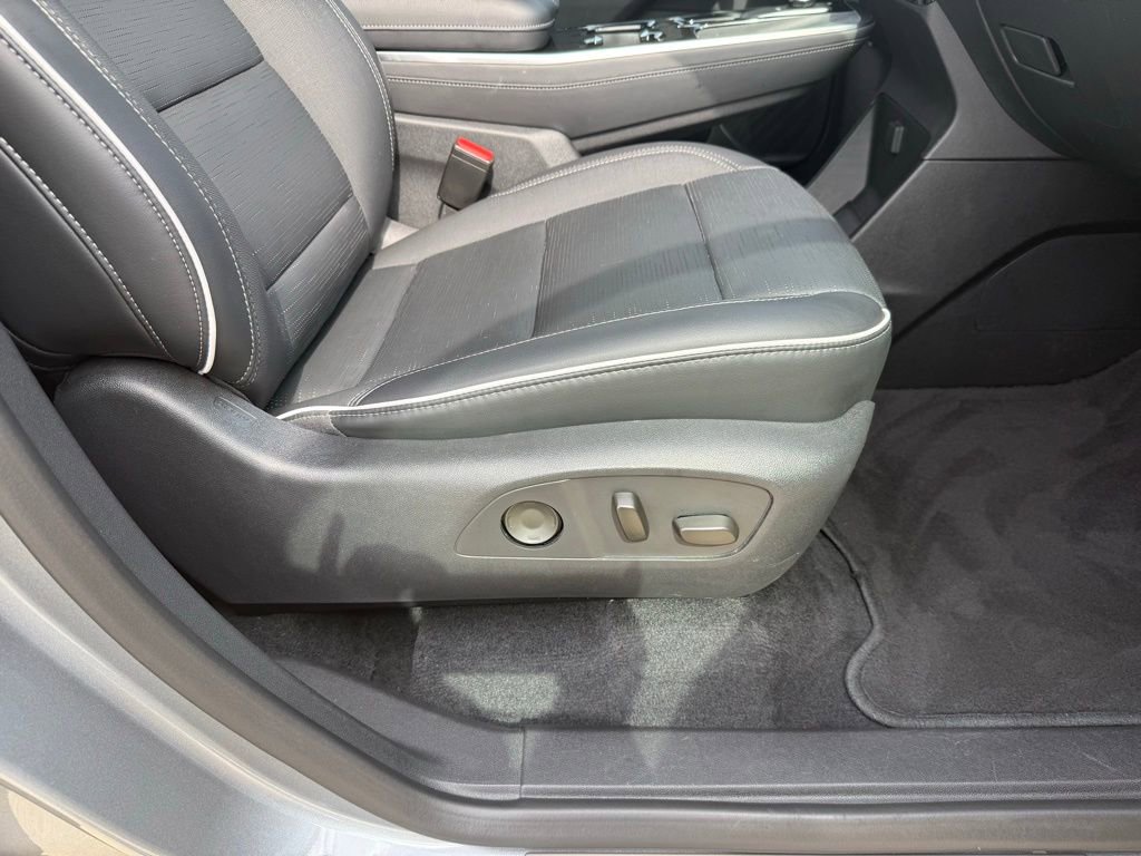 Used 2025 Buick Enclave Sport Touring image 25