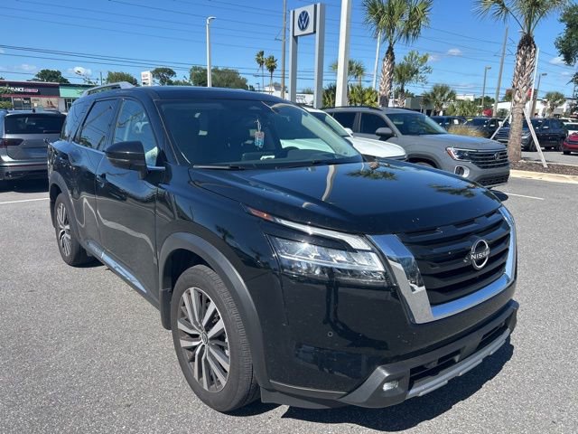 Used 2022 Nissan Pathfinder Platinum w/ Cargo Package image 3