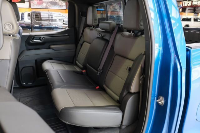 Used 2022 Chevrolet Silverado 1500 ZR2 w/ Technology Package image 39