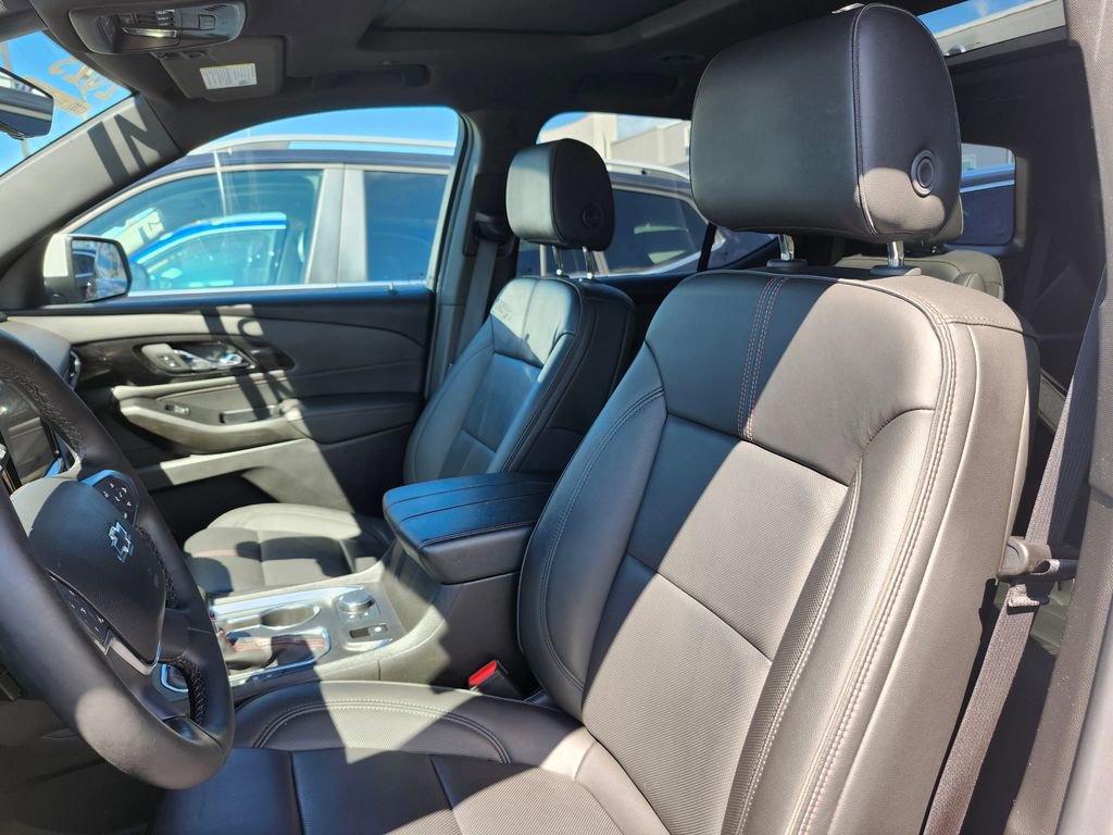 Used 2023 Chevrolet Traverse RS image 7