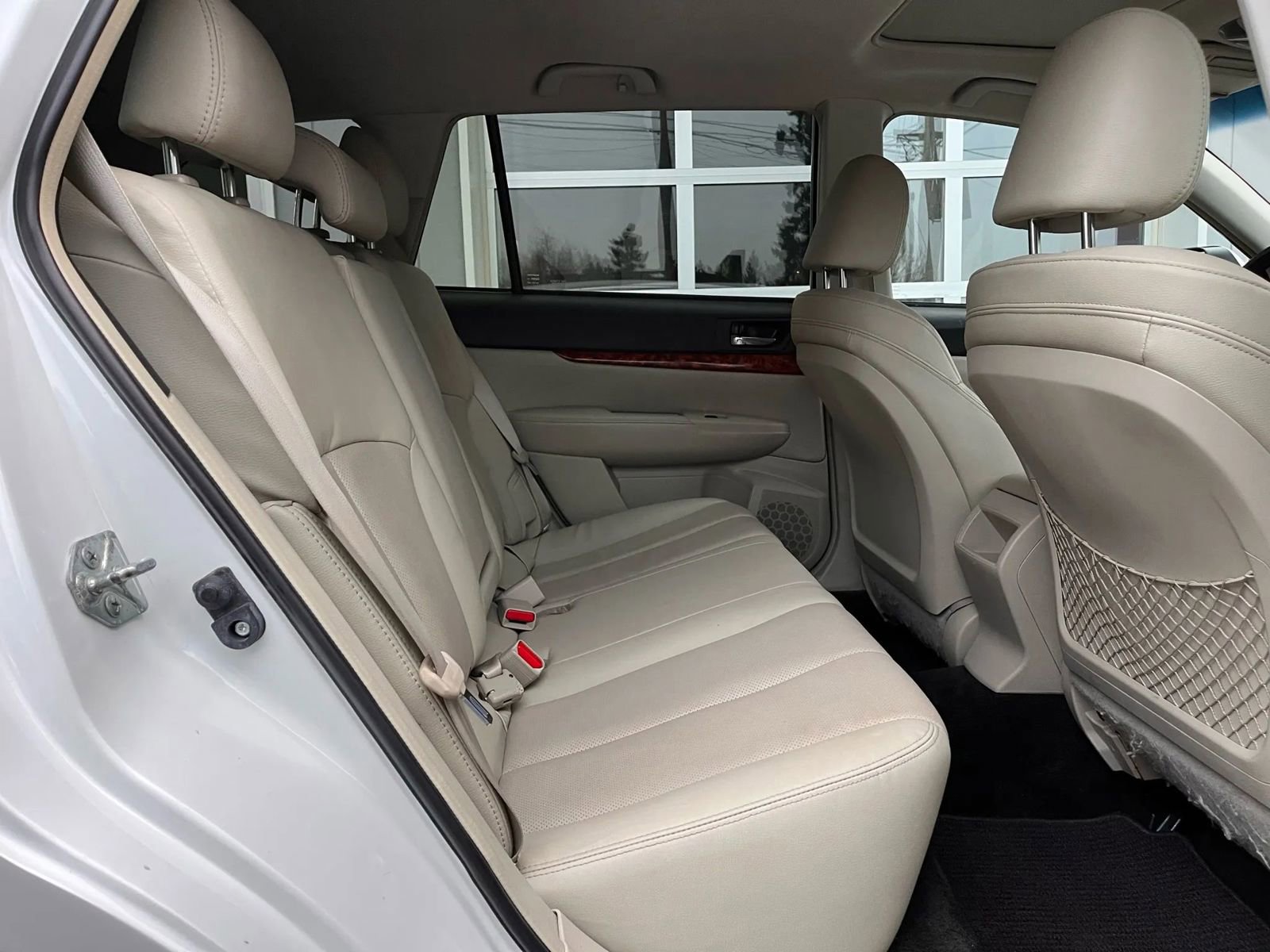 Used 2012 Subaru Outback 3.6R Limited w/ Moonroof Pkg image 16