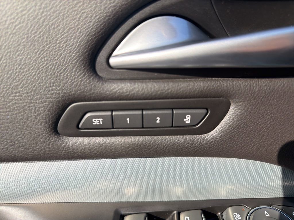 Used 2023 Cadillac XT4 Premium Luxury image 23