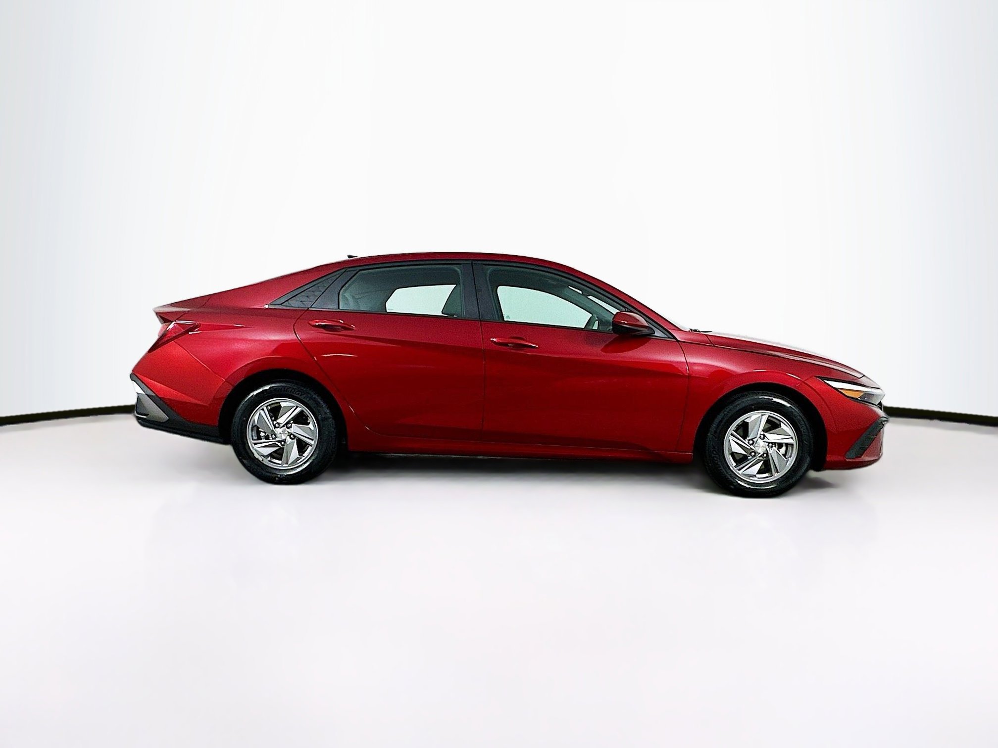 Used 2024 Hyundai Elantra SE FWD image 10