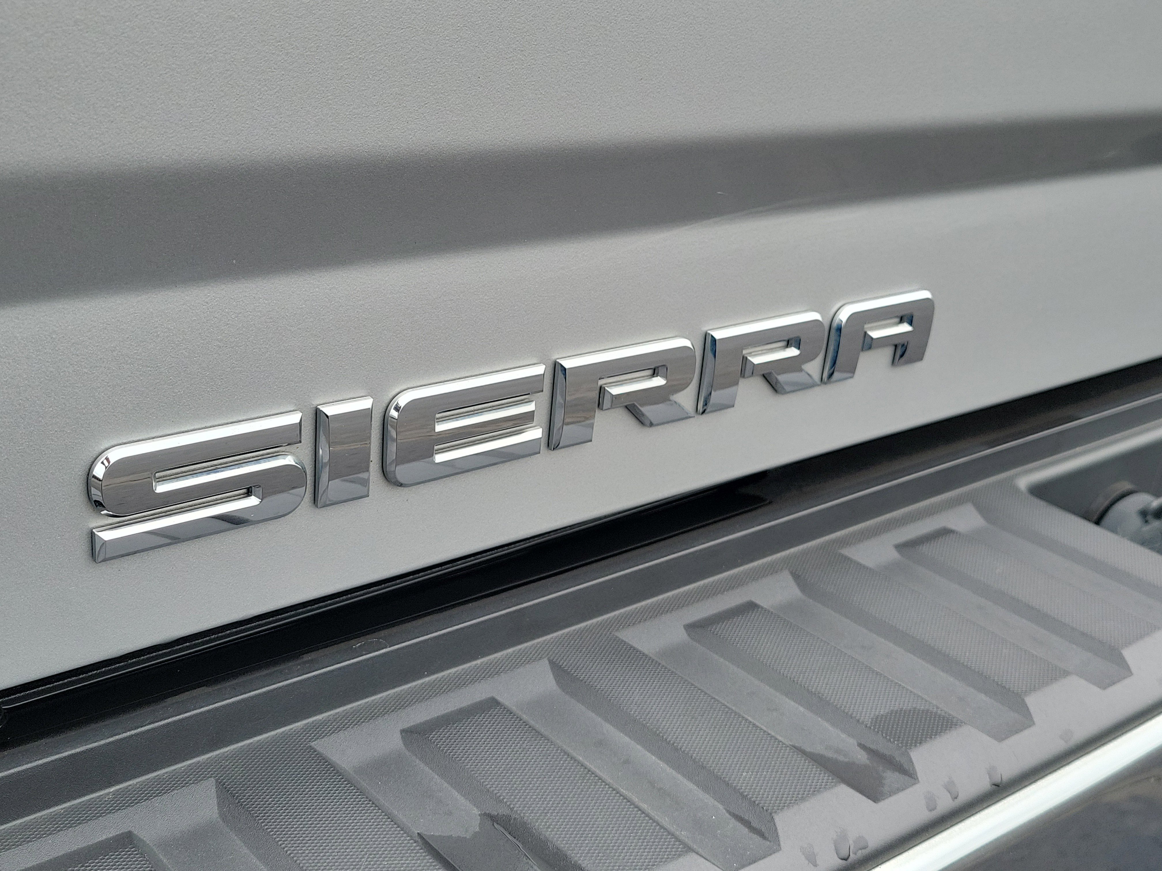 Used 2015 GMC Sierra 1500 SLT w/ SLT Crew Cab Value Package image 7