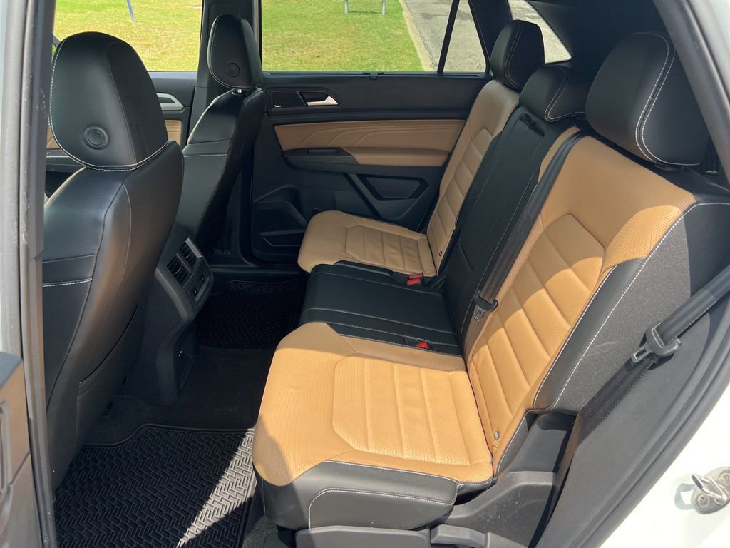 Certified 2022 Volkswagen Atlas Cross Sport SEL Premium R-Line AWD/4WD image 24