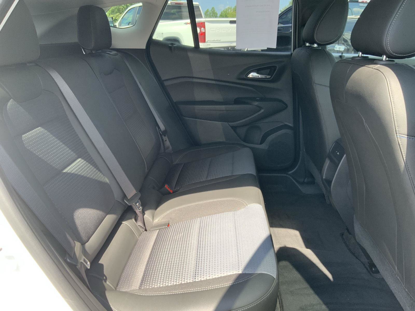 Used 2024 Chevrolet Trax LT FWD image 50