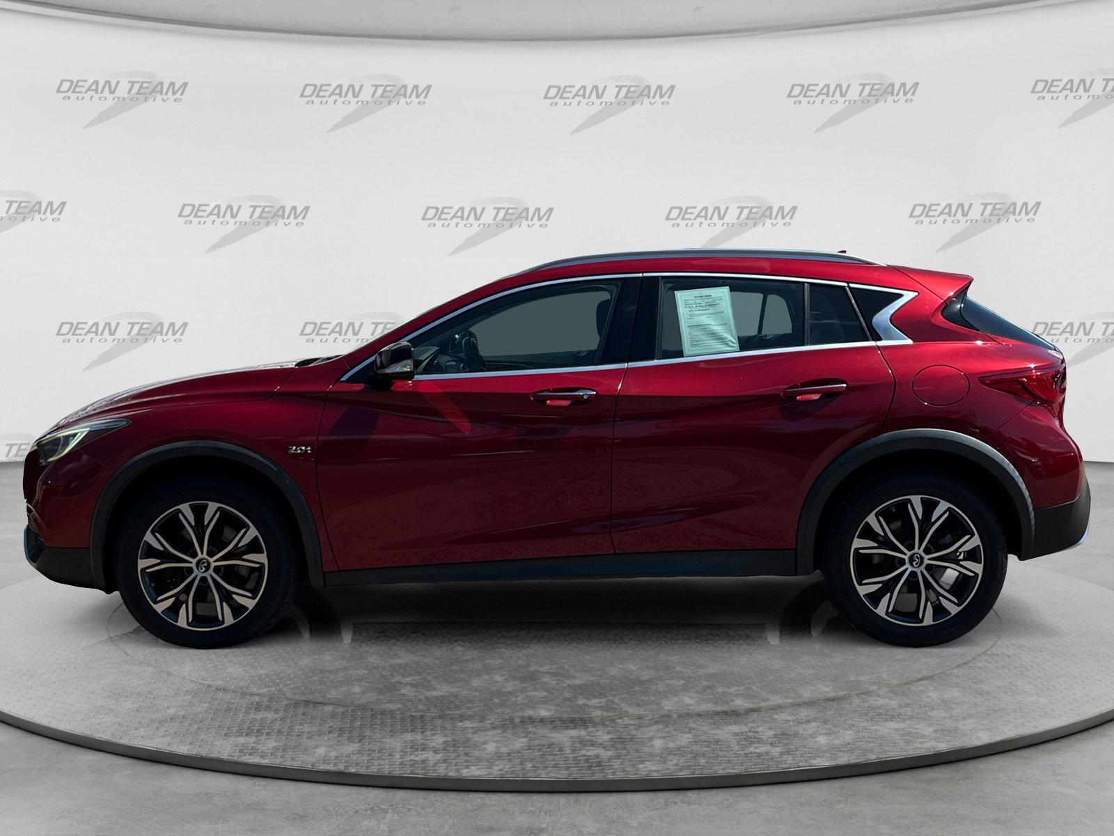 Used 2018 INFINITI QX30 AWD image 5