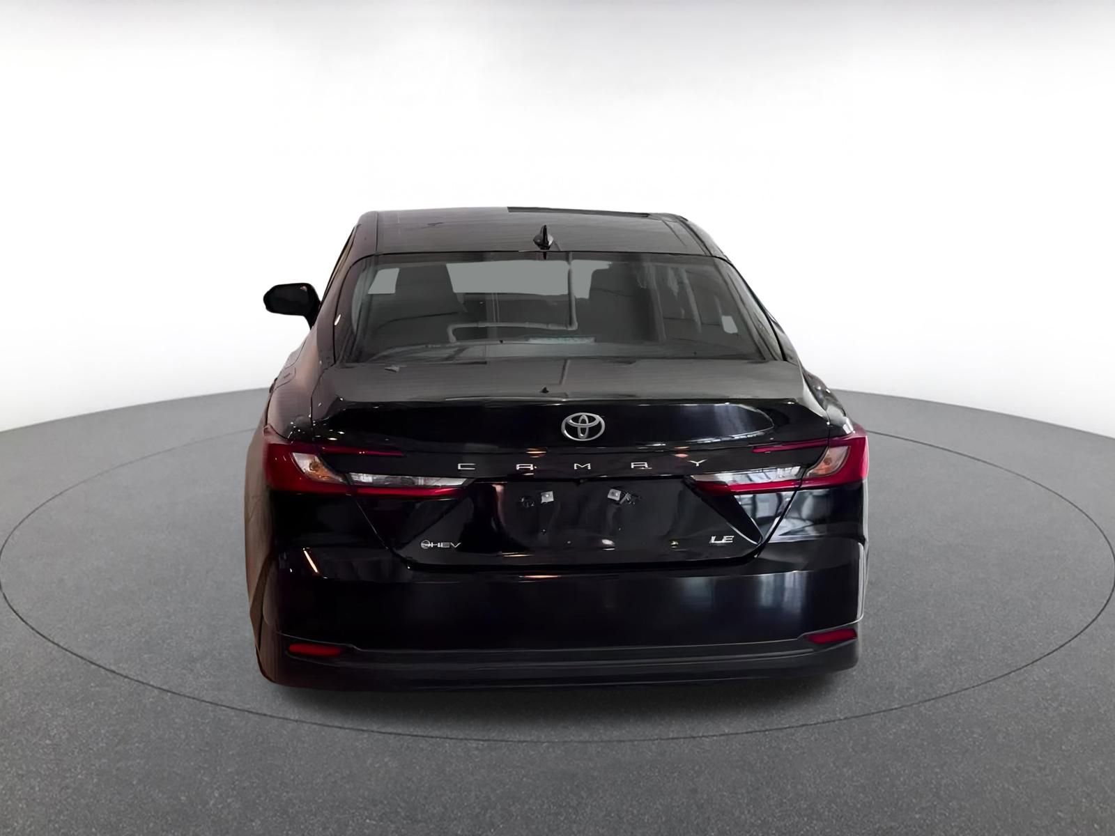 Used 2025 Toyota Camry LE image 12