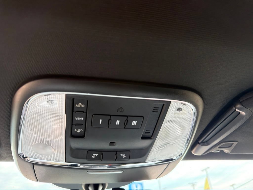 Used 2014 Dodge Charger R/T RWD image 25