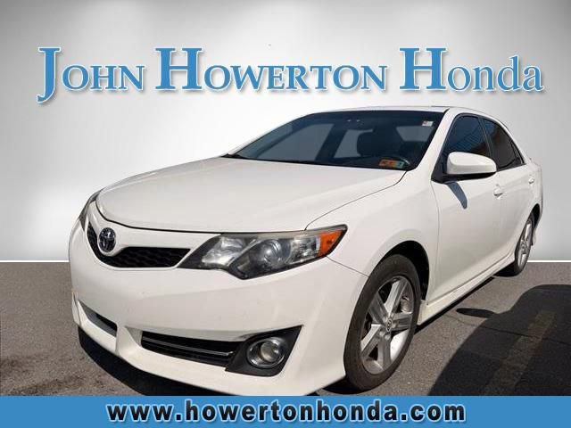 Used 2013 Toyota Camry SE FWD image 1