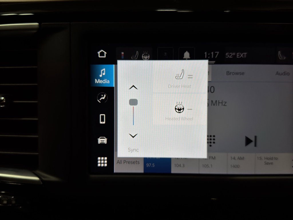 Used 2024 Chrysler Voyager LX image 30